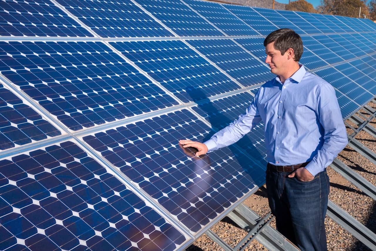 How do solar panels work in Williamstown, USA